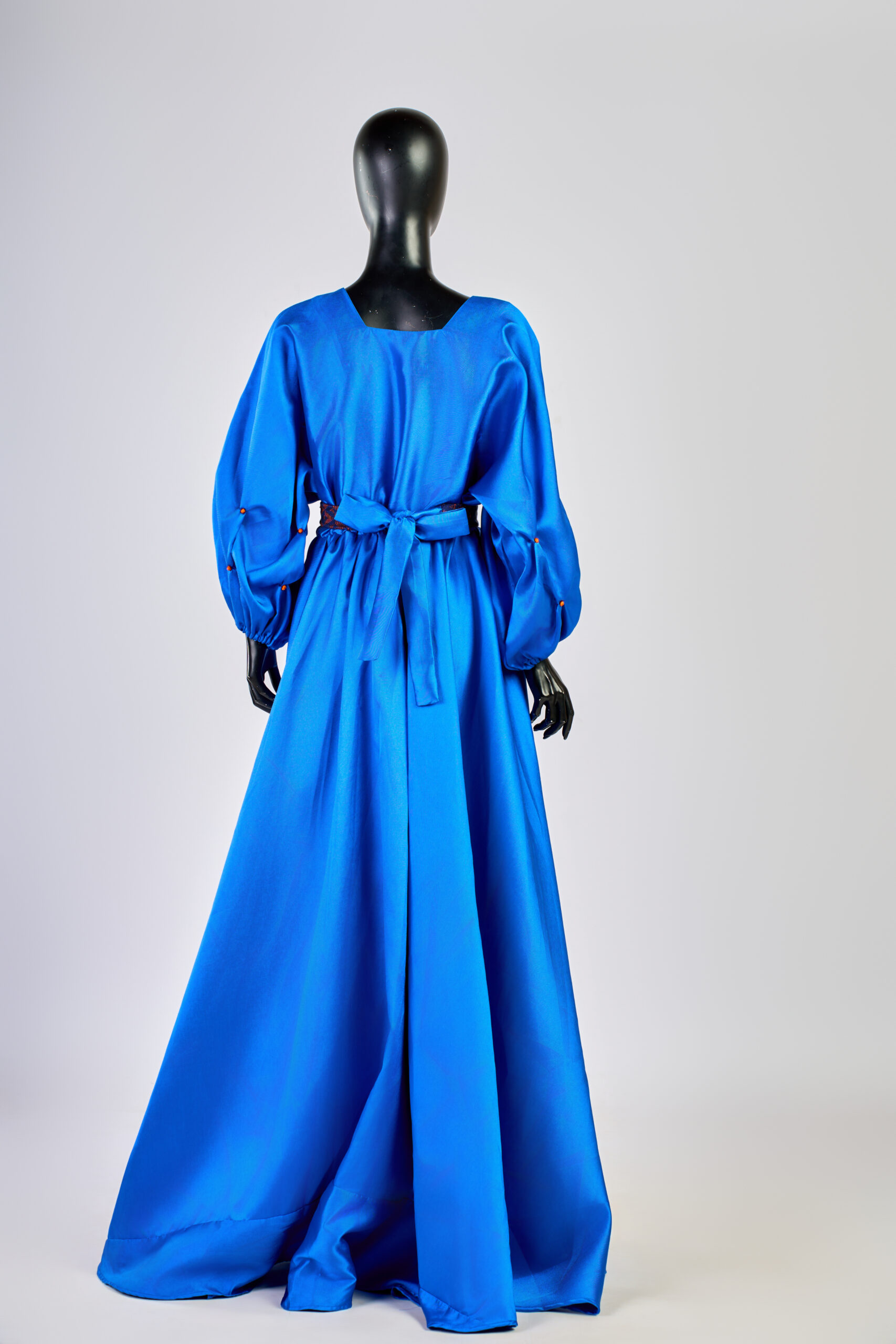 tabara mikado bleu roi back