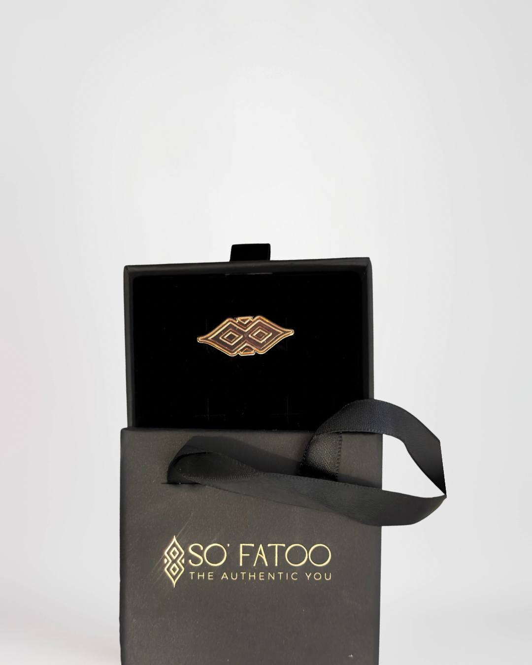 broche rose gold