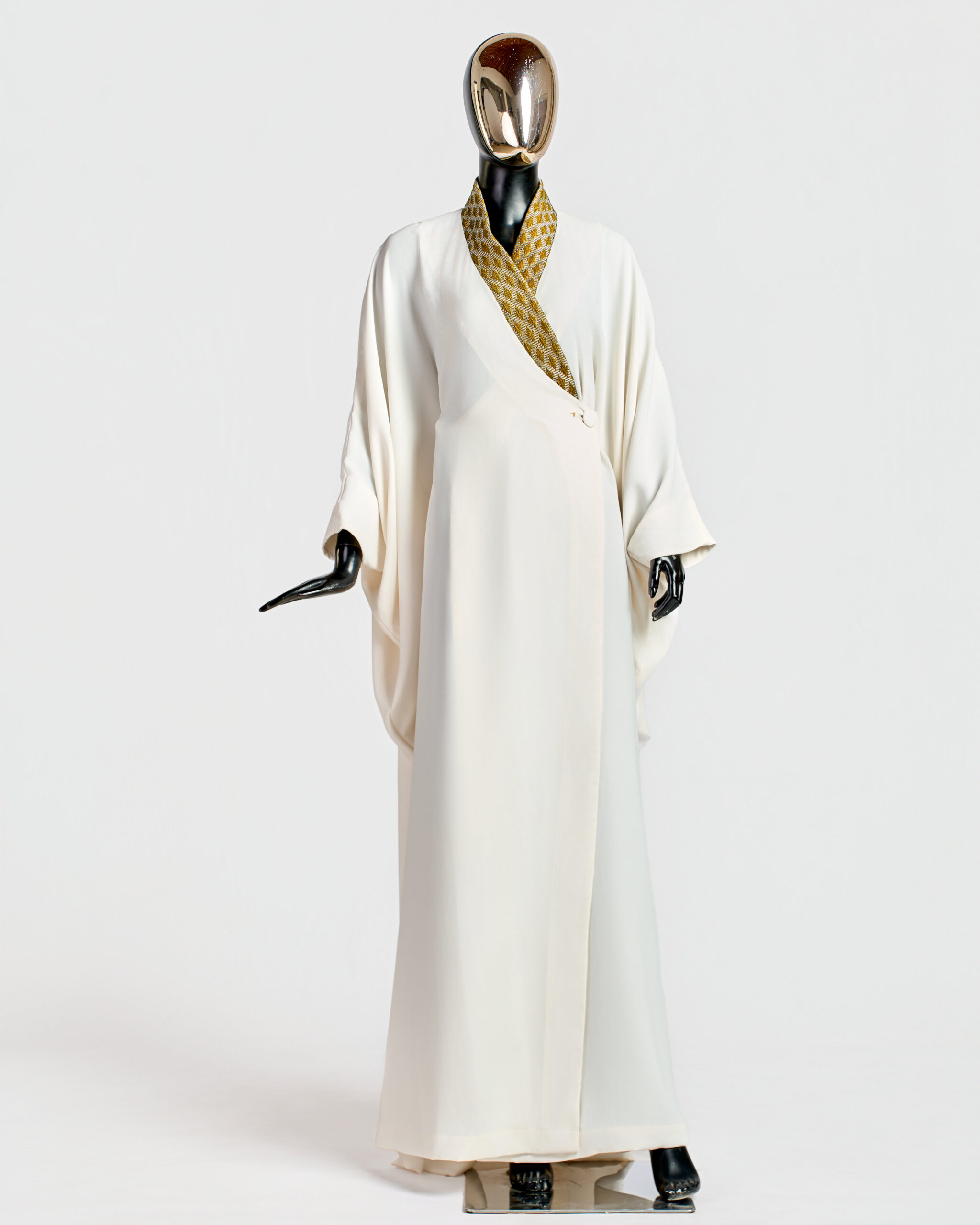 boubou smoking white